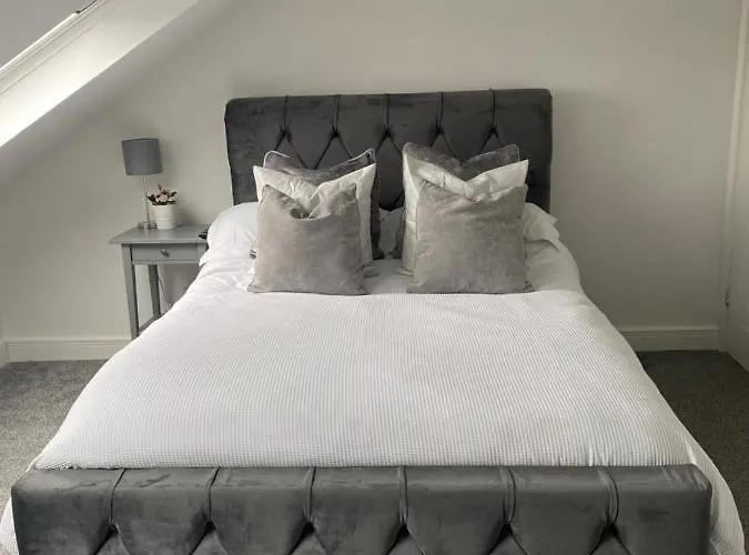 Coalhouse Apartment